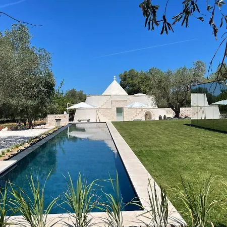 Mirror Trullo And Mirror House * أوستوني