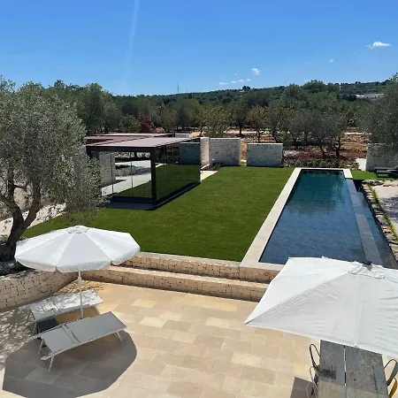 Mirror Trullo And Mirror House * أوستوني