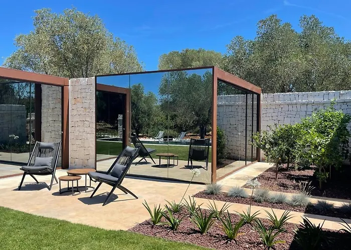 Mirror Trullo And Mirror House Willa Ostuni